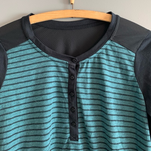 ❤️Hurley Active Top with Nike Dry Fit - Picture 3 of 10